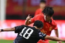 开云平台-女子足球选手在比赛中展现出色战术