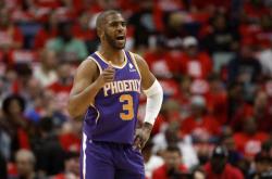 开云平台-冰球传奇谢幕，球迷泪洒赛场