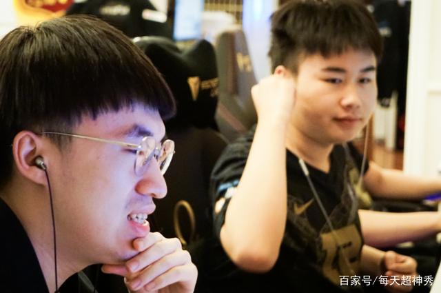 高尔夫球运动呈现精彩对抗，韩国选手夺魁