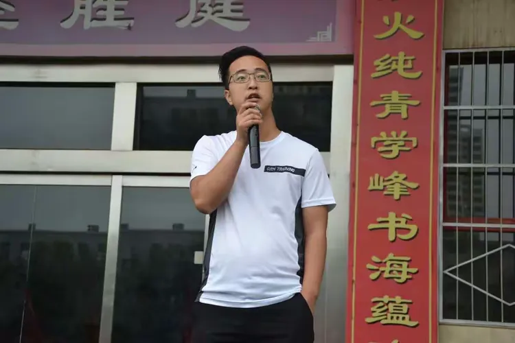 球队士气高昂，取得连胜创造佳绩