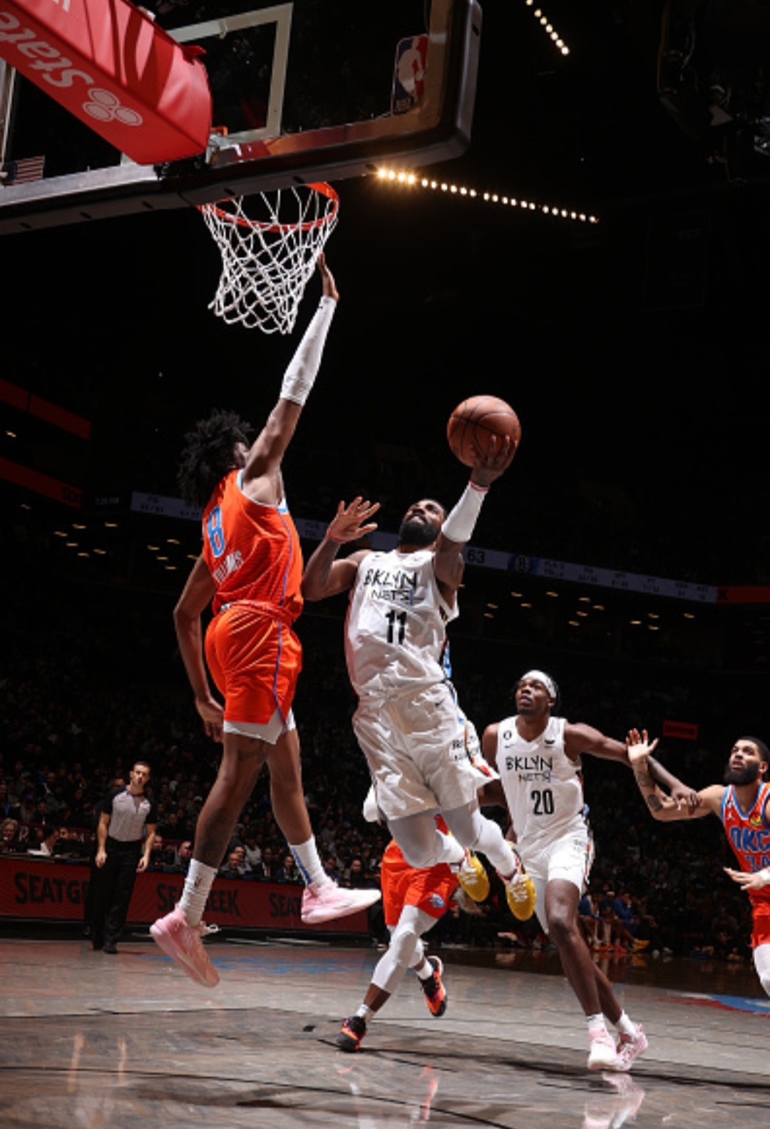 篮网遭雷霆逆转,遭遇连胜止步 篮网遭雷霆逆转,遭遇连胜止步