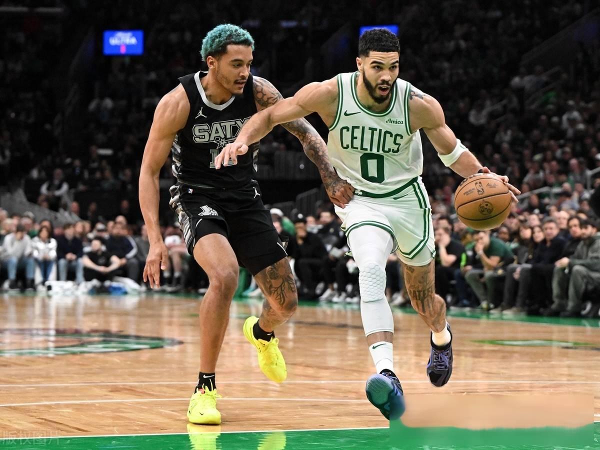 北京队完胜马刺,塔图姆点燃赛场 北京队完胜马刺,塔图姆点燃赛场